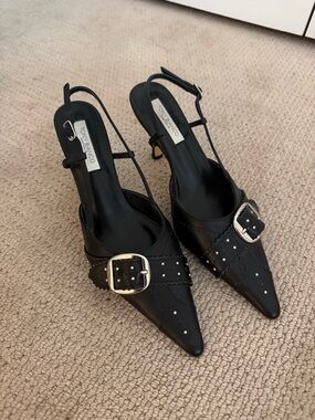 LIKE NEW Tony Bianco Sadie Heel in Black Como